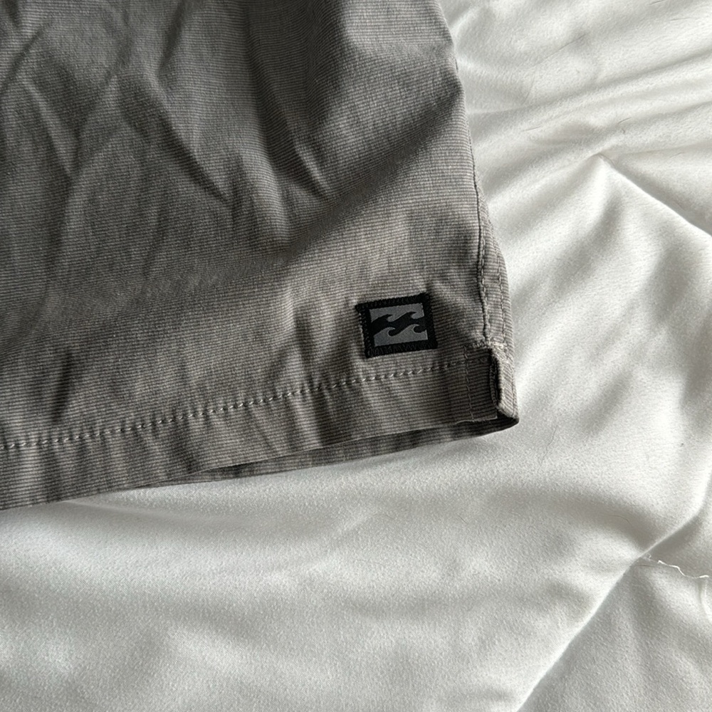 Billabong hybrid shorts. Size XL. In great condition. Light grey - Picture 2 of 5